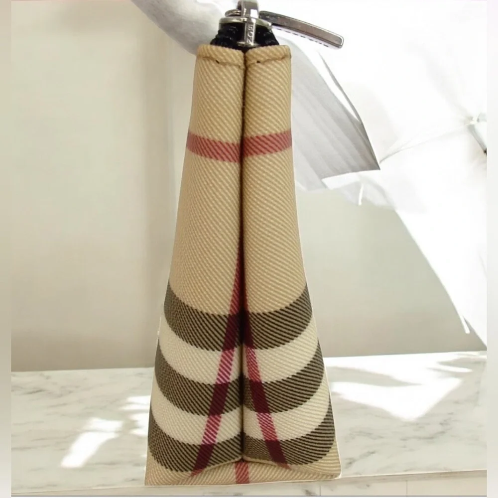 Burberry pre owned